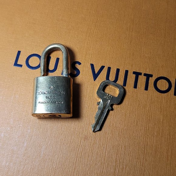 Authentic Louis Vuitton Lock & Key #301 - Picture 3 of 7